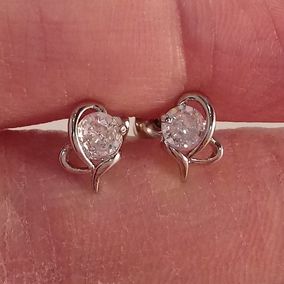 Silver Plated Small Heart Flower Diamond Zircon Stud Earrings Party Gift - Picture 2 of 7